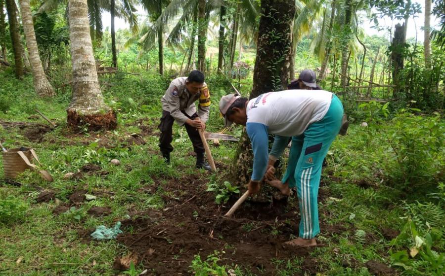 Bhabinkamtibmas Polsek Kaur Selatan Sambang DDS di Desa Binaan