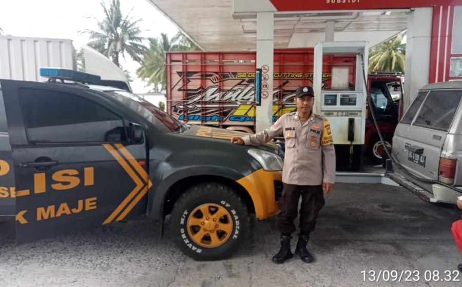 Polsek Maje Berikan Pengamanan dan Pengawasan Penyaluran BBM di SPBU Numan Jaya