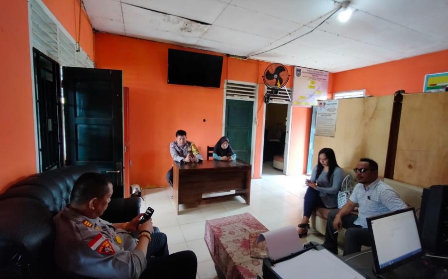 Kasat Binmas Polres BU, Kunjungi Korban Solar Tumpah 
