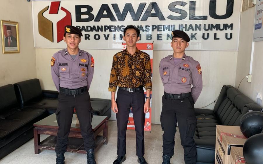 Masuki Masa Kampanye, Polda Bengkulu Intesifkan Pengamanan di Kantor Bawaslu Provinsi 