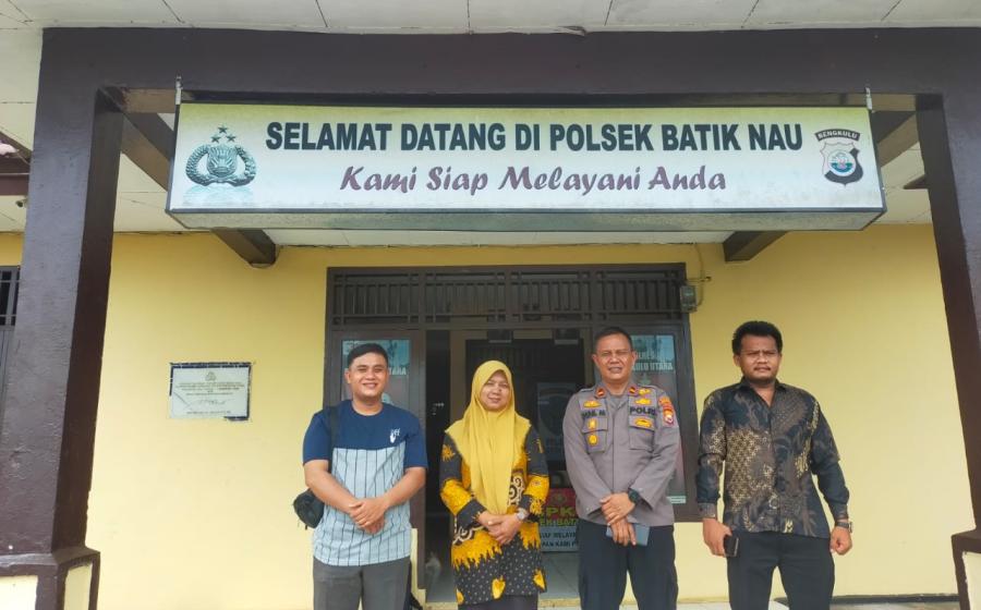 Bangun Kemitraan, Panwascam Batiknau Silaturahmi Ke Polsek Batiknau