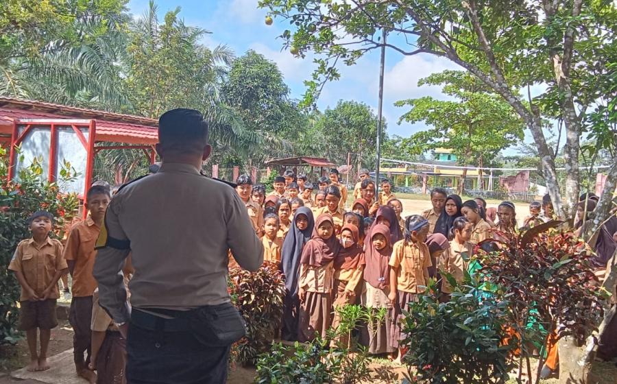 Babinkamtibmas Berikan Imbauan untuk Tidak Berkumpul di Pinggir Jalan dan Berikan Kode Mobil Oleng
