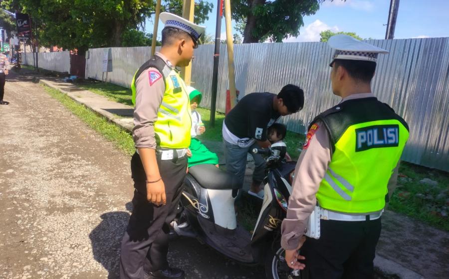 Patroli Hunting, Sat Lantas Polres Kaur  Menindak Pelanggar Kendaraan