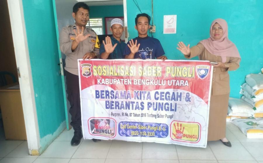 Bhabinkamtibmas Polsek Kerkap Sosialisasikan Saber Pungli Edukasi Masyarakat Desa Binaan
