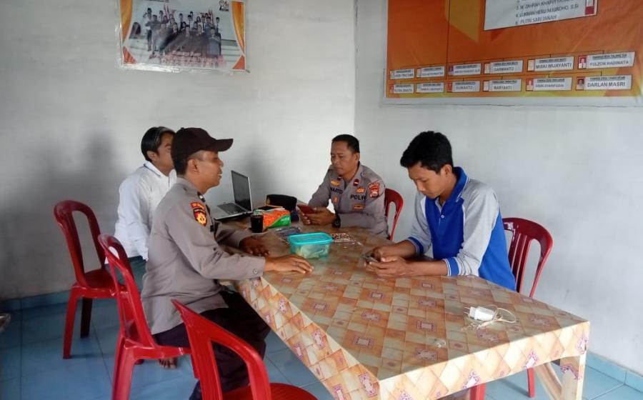 Bekerjasama Mewujudkan Pemilu Aman, Wakapolsek Padang Jaya Kunjungi Panwaslu Kecamatan