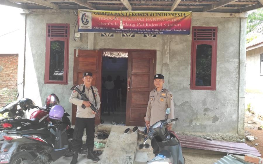Berikan Rasa Aman dalam Beribadah, Polsek Maje Lakukan Pengamanan di Gereja 