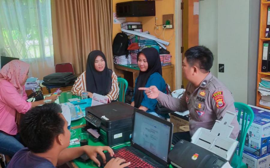 Personel Sat Lantas Polres Kaur Laksanakan Penyuluhan, Sampaikan Imbauan kamtibmas Jelang Nataru 2024