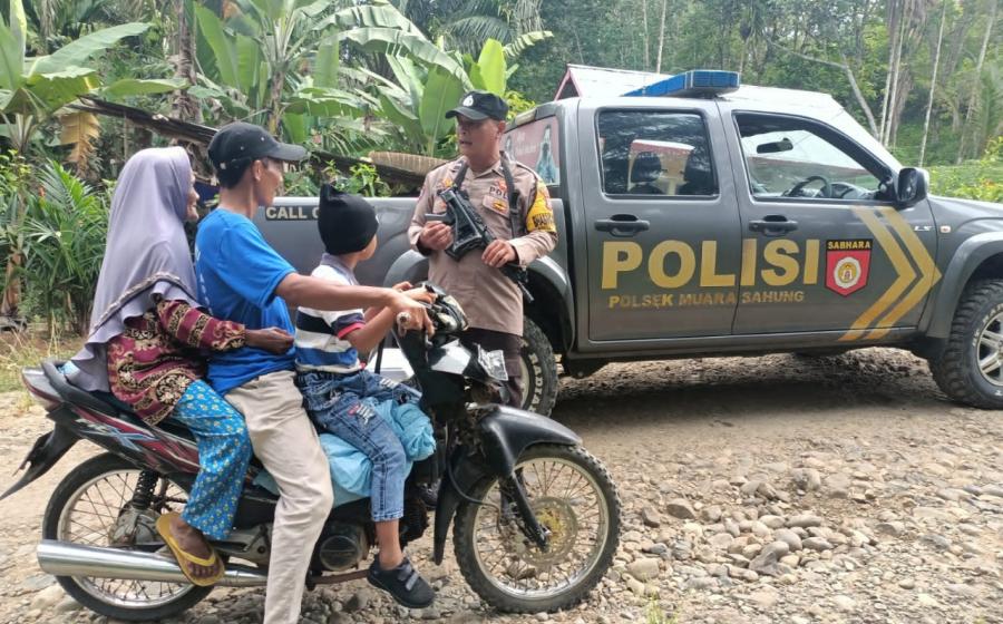 Ciptakan Situasi Kamtibmas Kondusif Jelang Pemilu 2024, Polsek Muara Sahung Gelar Patroli Presisi
