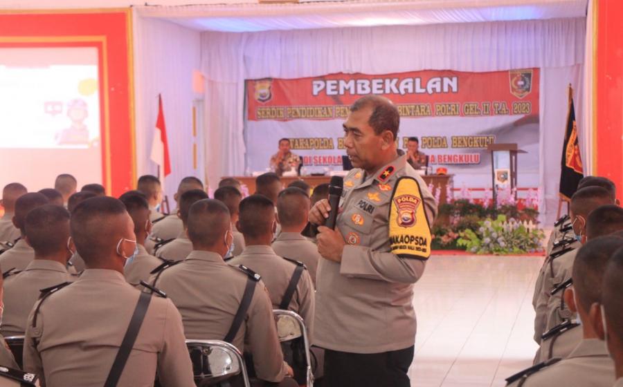 Wakapolda Bengkulu Berikan Pembekalan Kepada Serdik Diktuba Polri Gel. II T.A 2023 di SPN Polda Bengkulu