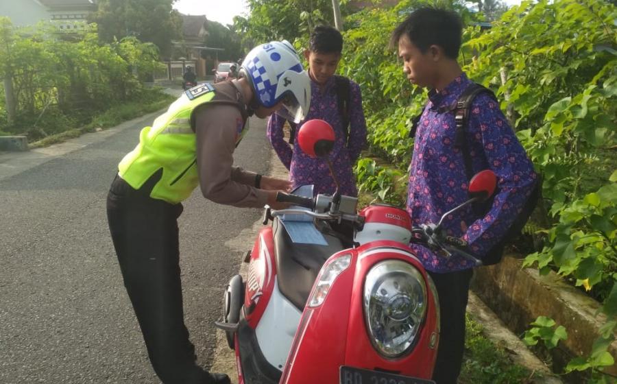 Pelanggaran Kendaraan, Sat Lantas Polres Kaur Lakukan Tilang 
