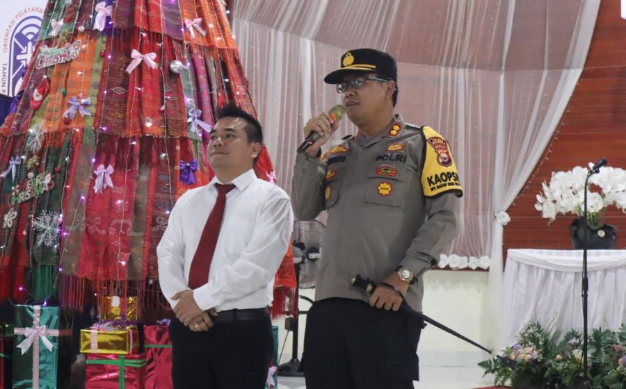 Kapolres dan FKPD Mukomuko Cek Kesiapan Pengamanan Malam Natal di Gereja