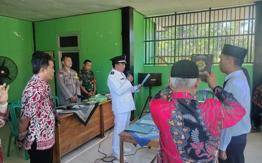 Dukung Jalannya Pemerintahan Desa, Polsek Lais Hadiri Pelantikan Perangkat Desa Balam