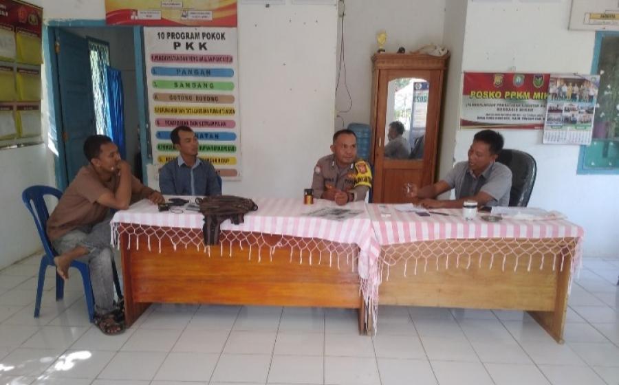 Sambangi Balai Desa Sukarami, Bhabinkamtibmas Polsek Kaur Tengah Sampaikan Imbauan Kmatibmas Jelang Pemilu