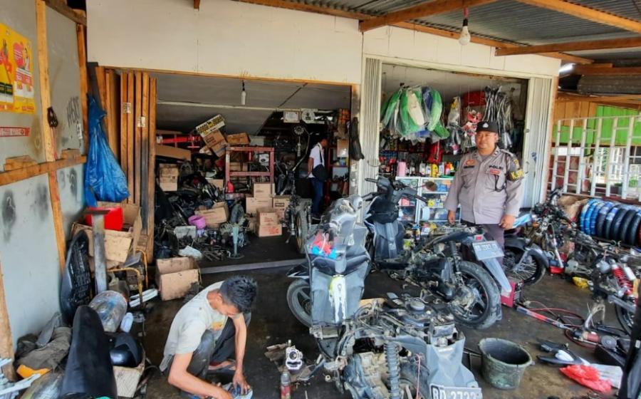 Patroli Rutin, Polsek Padang Jaya Sambangi Pemilik Bengkel Beri Imbauan Kamtibmas