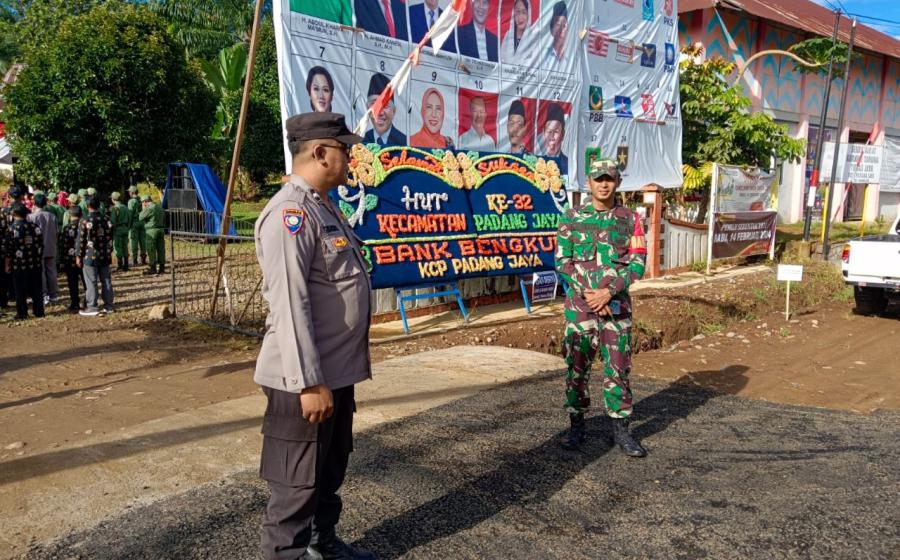 Polsek Padang Jaya Laksanakan Pengamanan Upacara HUT Kecamatan Padang Jaya Ke-32