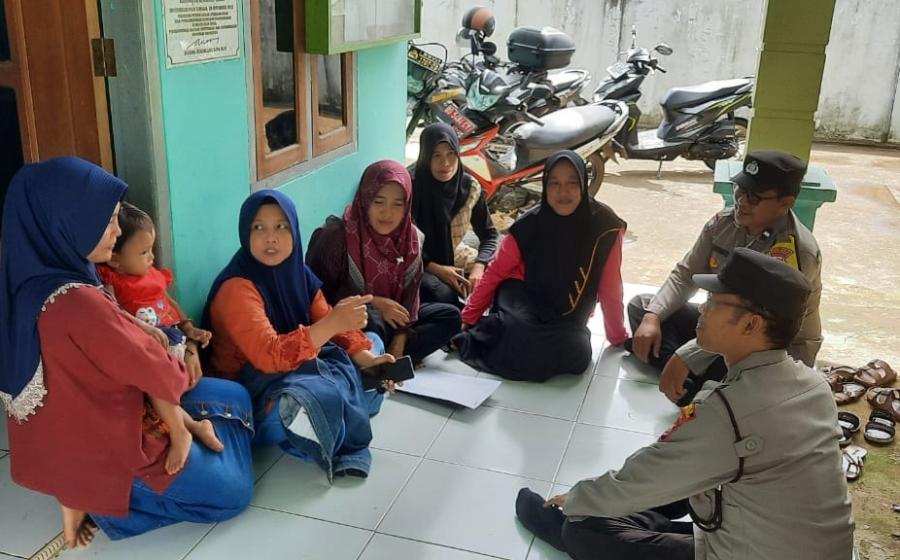 Polsek Padang Jaya Gelar “Minggu Kasih” Bersama Kelompok Ibu PKK Desa Tambak Rejo