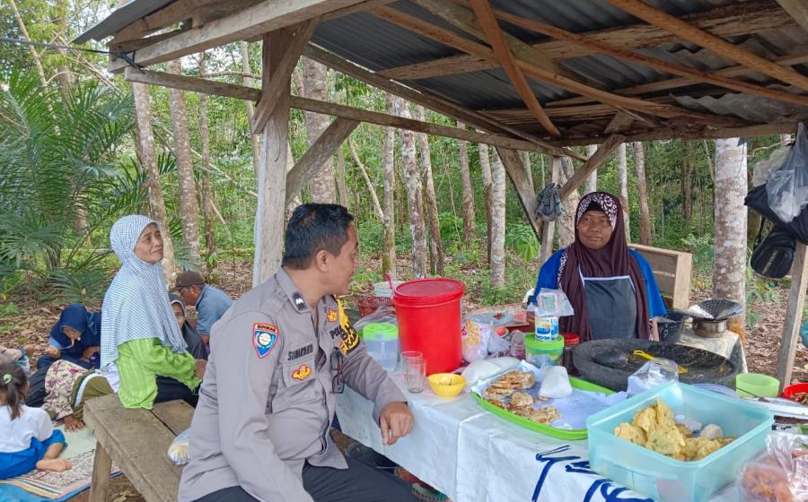 Sambagi Pedagang Bhabinkamtibmas Berikan Imbauan Kamtibmas