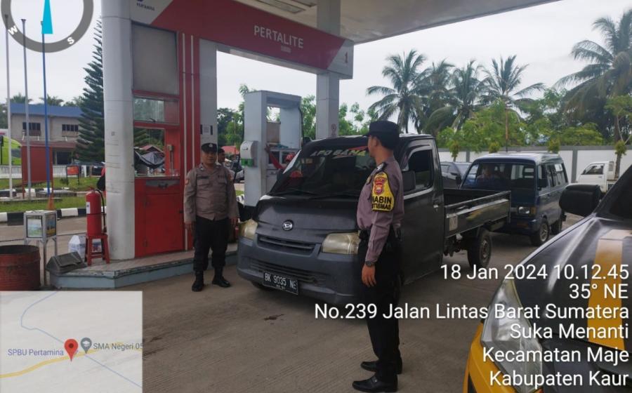 Patroli di SPBU, Polsek Maje Pantu dan Cek Konsumen yang Melakukan Pengisian Berulang