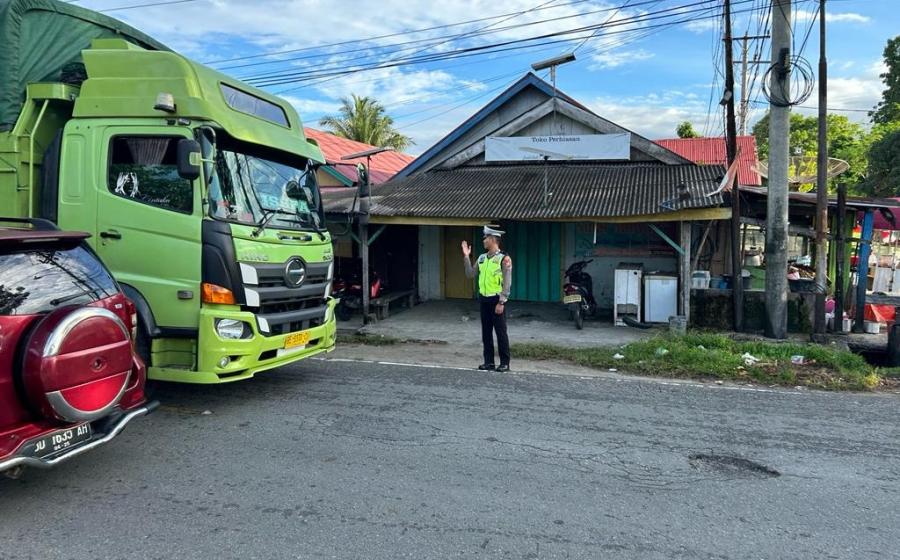 Sat Lantas Polres Kaur Gatur Lalin Pagi Hari, Ciptakan Kamseltibcar Lantas Lancar dan Aman 