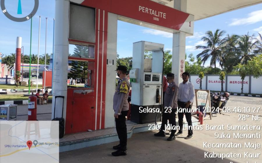 Patroli Kamtibmas, Polsek Maje Monitoring dan Pengawasan di SPBU Air Nurman Jaya 