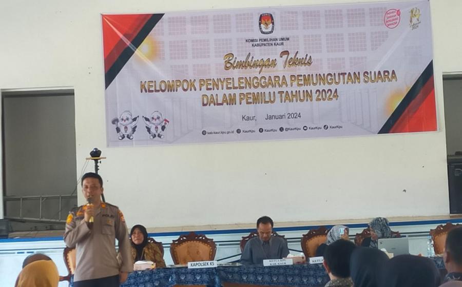 Jadi Narasumber Bimtek KPPS, Kapolres Kaur Selatan Sampaikan Imbauan Kamtibmas 