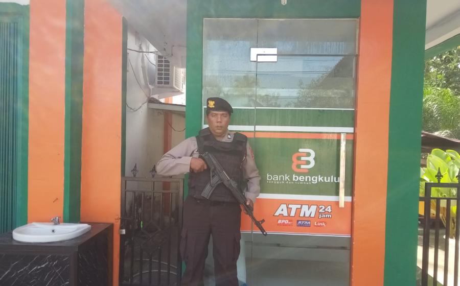 Cegah Tindak Kriminalitas, Polsek Giri Mulya lakukan Pengamanan Obvit Bank Bengkulu Capem Giri Mulya