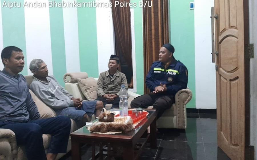 Kunjungi Tokoh Masyarakat Bhabinkamtibmas Ajak Masyarakat Pemilu Damai