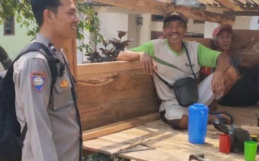 Berikan Pesan - Pesan Kamtibmas, Bhabinkamtibmas Polres BU Sambangi Warga Binaan untuk Sukseskan Pemilu