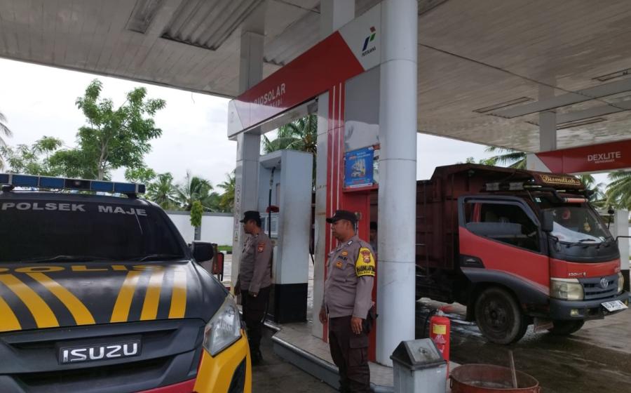 Lakukan Pengamanan dan Pengawasan Di SPBU, Polsek Maje Cek Ketersedian BBM 