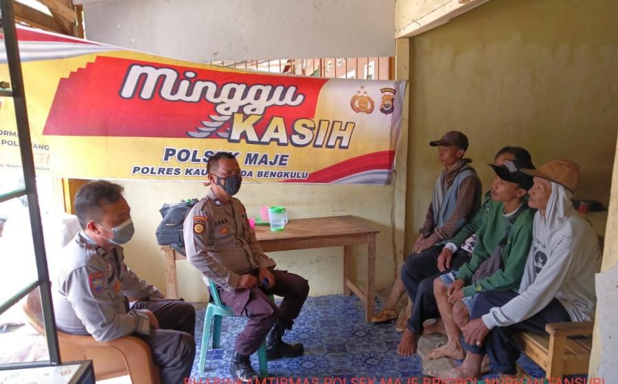 Minggu Kasih, Polsek Maje Bersama Warga Desa Parda  Suka 