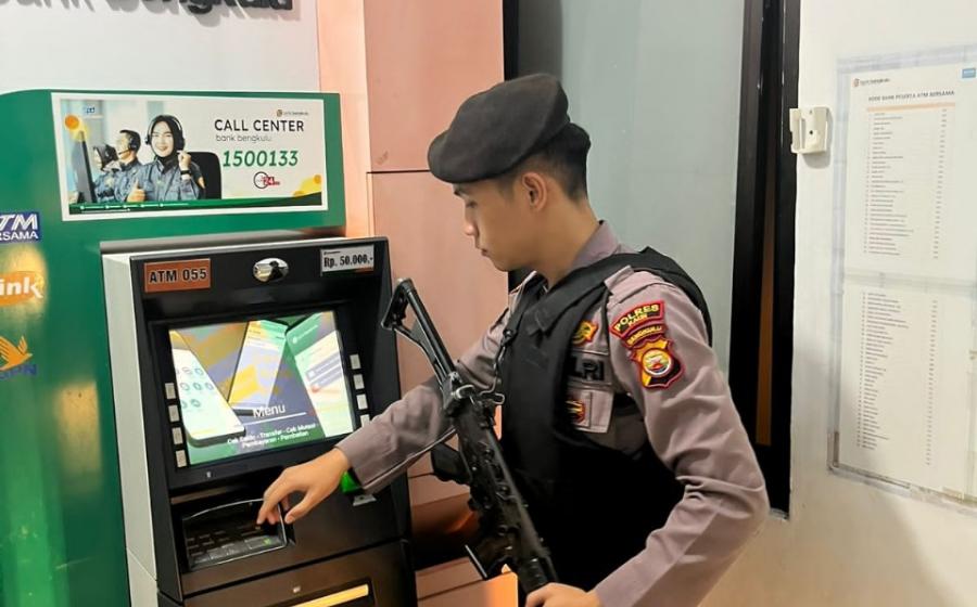 Gelar Patroli, Personel Polres Kaur Cek Objek Vital