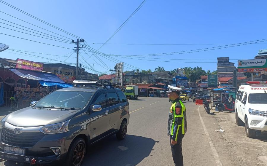 Sat Lantas Polres Mukomuko Atur Arus Balik Lebaran di Jalur Lintas Mukomuko-Bengkulu