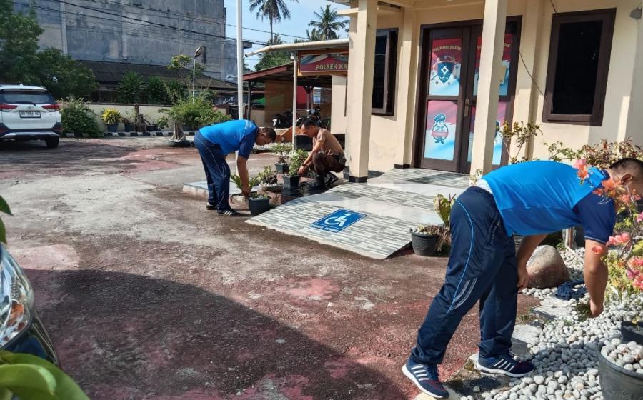 Kegiatan Rutin Setiap Minggu, Polsek Kaur Selatan Kebersihan Mako Polsek 