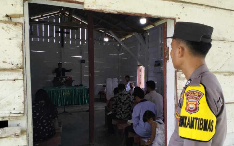 Polsek Kaur Selatan Pengamanan Ibadah Mingguan di Gereja 