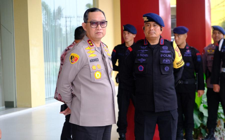 Kapolda Bengkulu Lepas Bantuan Sosial untuk Korban Banjir di Kabupaten Lebong