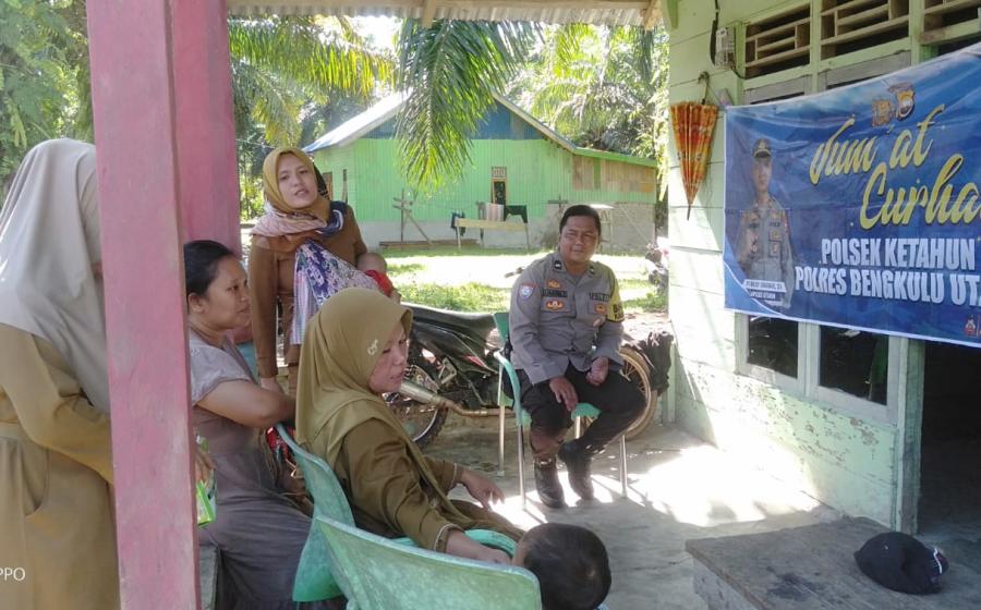 Lewat Jumat Curhat, Polsek Ketahun Menjadi Lebih Dekat Dengan Masyarakat