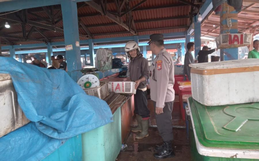 Sambang Kamtibmas, Personel Unit Binmas Polsek KSKP Pulau Baai Sampaikan Pesan-Pesan Kamtibmas 