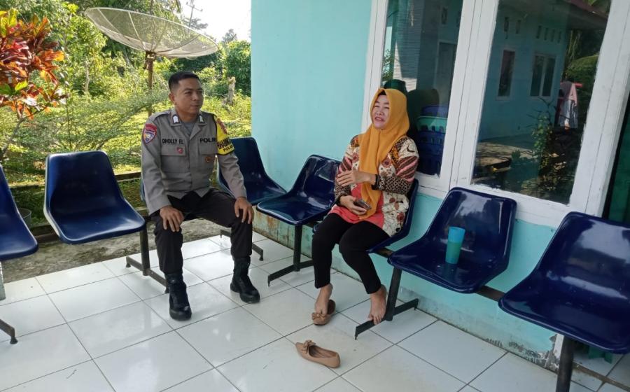 Jalin Sinergitas, Bhabinkamtibmas Sambangi Puskesmas Masat   