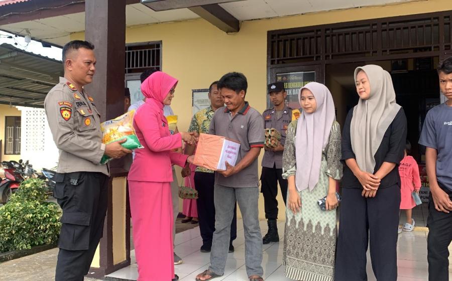 Bhayangkari Polsek Batiknau Peduli, Bagikan Bantuan kepada Warga Kurang Mampu 