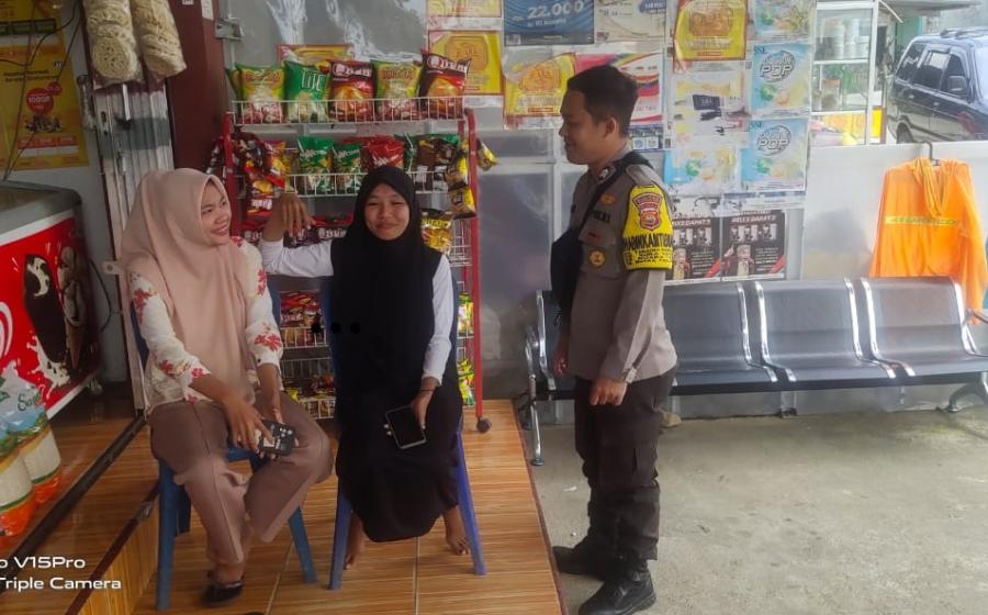 Bhabinkamtibmas Polsek Kedurang  Ilir  Monitoring Perkembangan Stok dan  Harga Sembako 