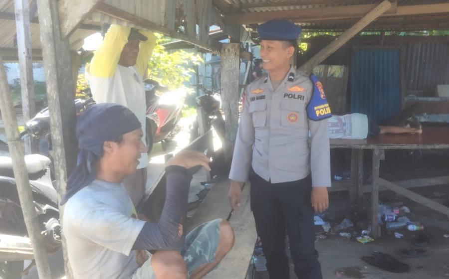 Sat Polairud Polres Bengkulu Selatan Sambang Dialogis kepada Warga Pantai Pasar Bawah    