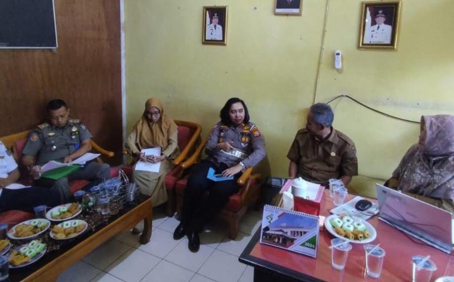 Satlantas Polres Bengkulu Utara Ikut Berkoordinasi Pedagang dan Parkir Pasar Purwodadi di Ruang Rapat Dinas Perdagangan 