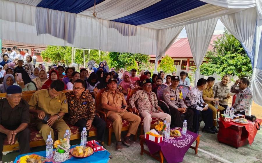 Beri Rasa Aman, Polsek Ketahun  Hadiri Pelepasan Siswa Siswi SMP N 13 Bengkulu Utara Tahun 2024