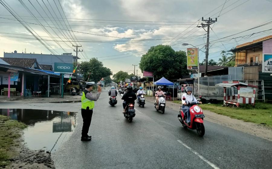 Satlantas Polres Kaur dan Polsek Jajaran Gelar Commander Wish di Persimpangan 