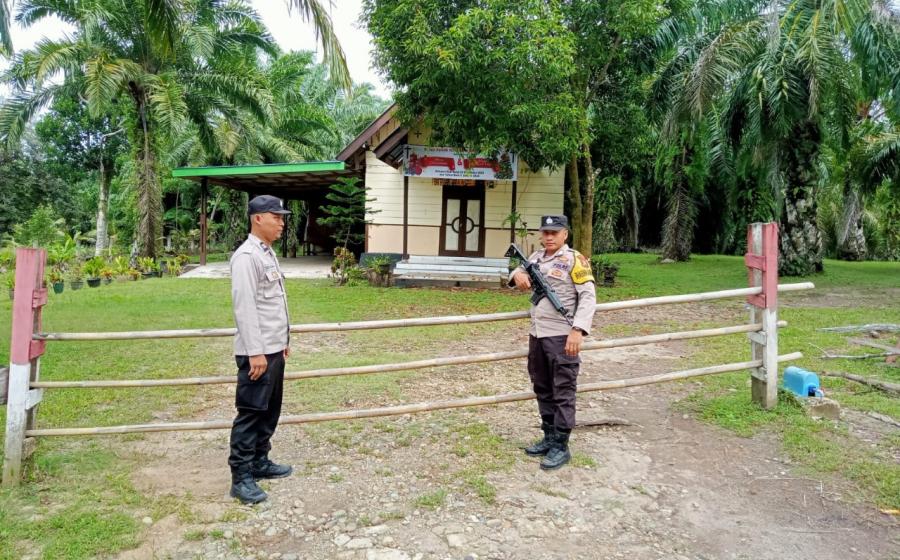 Polsek Maje Pengamanan Ibadah Gereja Umat Kristiani di Wilayah Hukum Polsek Maje