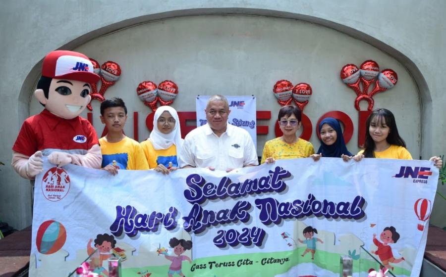 Rayakan Hari Anak Nasional, JNE Berbagi Keceriaan Bersama 