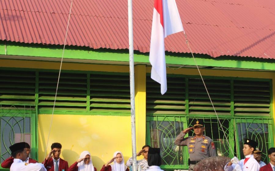 Ajak Pelajar Tertib Berlalu Lintas, Polsek Ketahun Laksanakan Kegiatan Police Goes To School