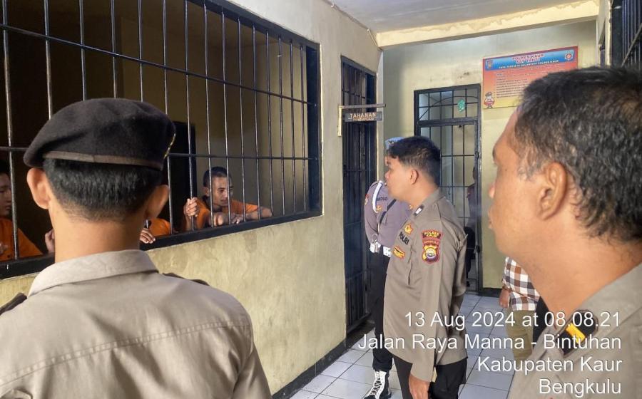 Rutin, Piket Pawas Polres Kaur Cek dan Kontrol Ruang Tahanan