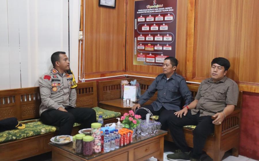 Tingkatkan Kerja Sama Dalam Pelaksanaan Pilkada Tahun 2024 Kapolres Rejang Lebong Koordinasi dan Silahturahmi dengan Bawaslu 