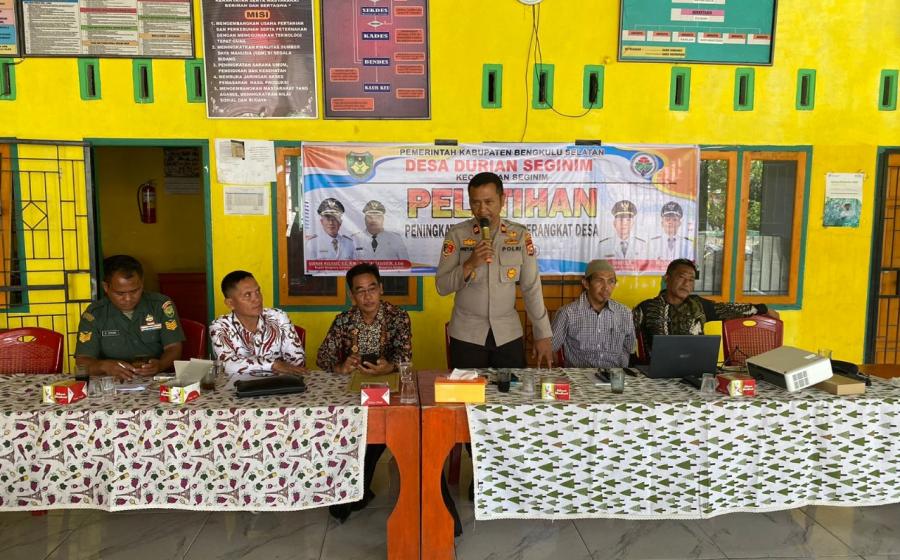 Dukung Peningkatan Kemampuan Aparat Pemerintahan Desa, Kapolsek Seginim Hadiri Kegiatan Pelatihan Peningkatan Kapasitas BPD desa Binaan
